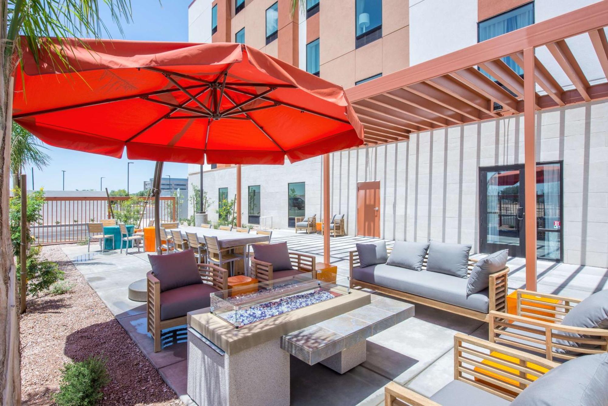 Hampton & Phoenix - East Mesa In Hotel